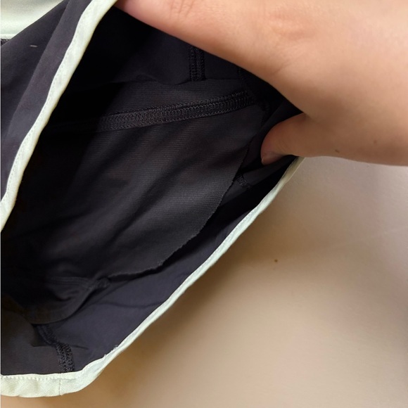 Lululemon Speed Up Shorts - Picture 4 of 6